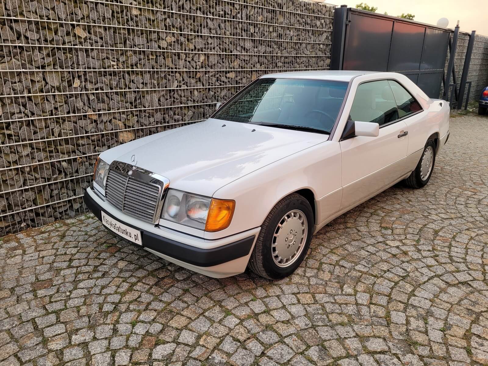 Mercedes-Benz 300CE C124